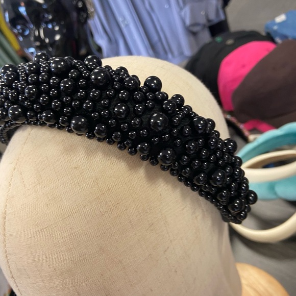 Black pearl headband